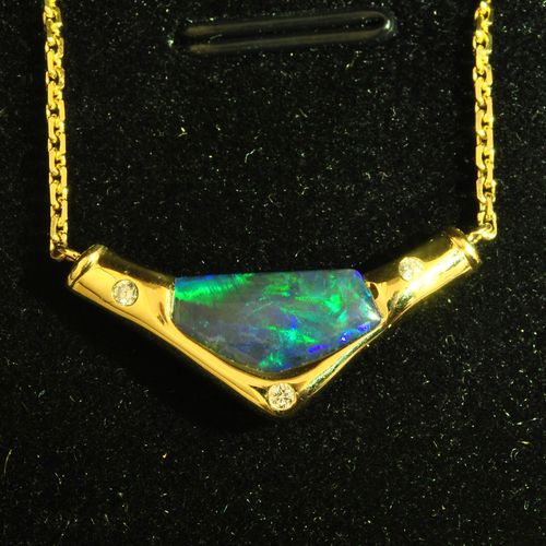 Gem green 18k gold pendant