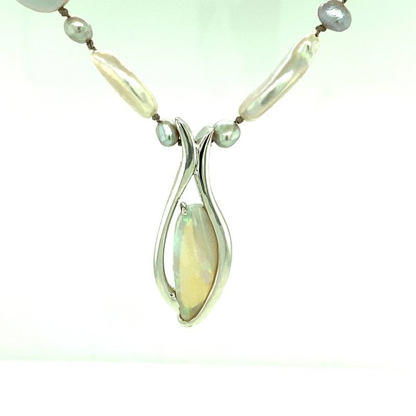 Pearl/Opal necklace