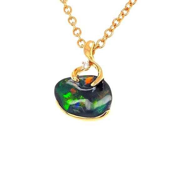 Red green gold pendant