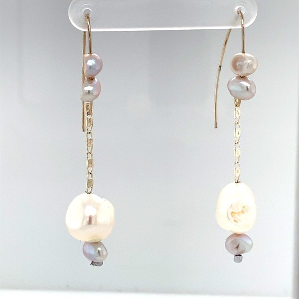 White/grey pearl earrings