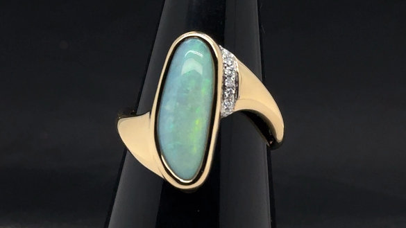 Green opal gold ring
