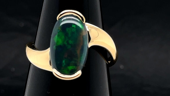 Dark crystal opal ring